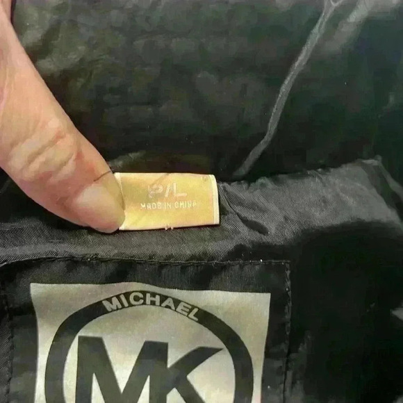 Michael Kors black crocodile embossed,‎ full zip puffer vest. Women’s size P/L - Picture 5 of 10